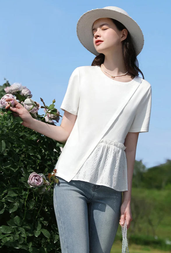 Spliced Hollow-Out Pleated Tee